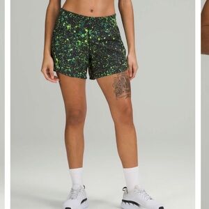 Lululemon Discontinued Color Track That MR Short 5”,Sparks Fly Multi, Sz 6